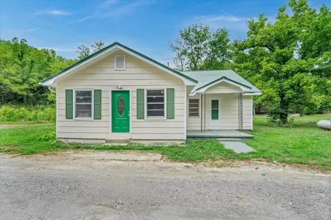 269 Old Lincoln Rd, Fayetteville, TN 37334