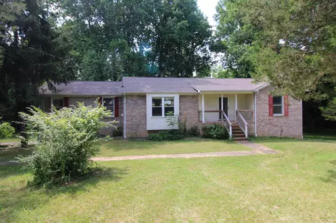 1127 Remington Trl, Columbia, TN 38401