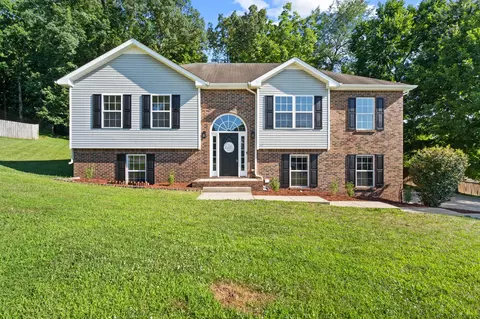 2548 Killarney Ct, Clarksville, TN 37042