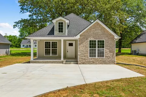 120 Mazie Dr, Lafayette, TN 37083