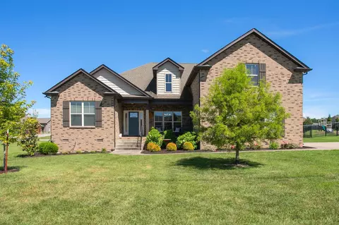 4000 Sheffield Ln, Greenbrier, TN 37073