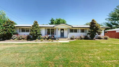 910 Trinity Dr, Murfreesboro, TN 37129