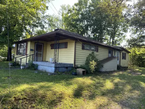 331 S 11th St, Clarksville, TN 37040