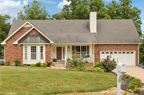 215 Baggett Ln, Dickson, TN 37055