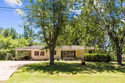 165 Mcrae St, Camden, TN 38320