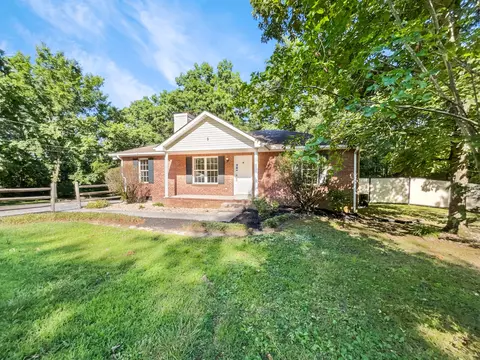 1008 Edgar Rd, Ashland City, TN 37015
