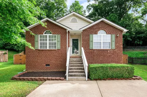 696 Belgium Dr, Hermitage, TN 37076