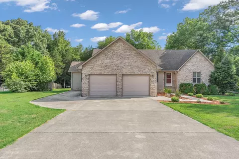 101 Rebecca Ln E, Estill Springs, TN 37330