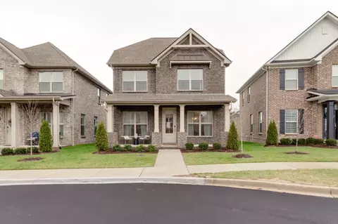 1028 Paddock Park Cir, Gallatin, TN 37066