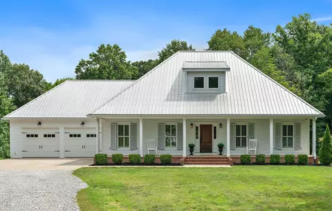 2379 White Bluff Rd, Burns, TN 37029