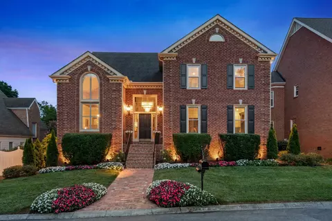 203 Kensington Park, Nashville, TN 37215