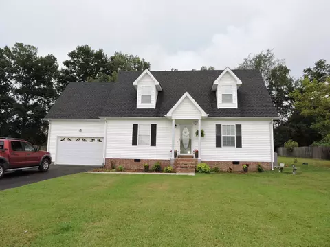 172 Blackberry Ln, Manchester, TN 37355