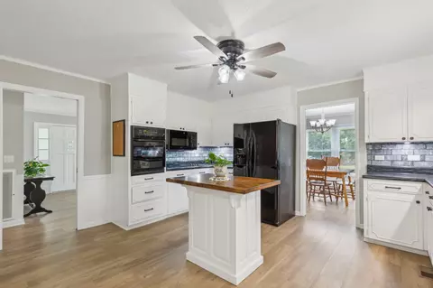 Kitchen - 286 Spring St, Eagleville, TN 37060 photo 3 of 3
