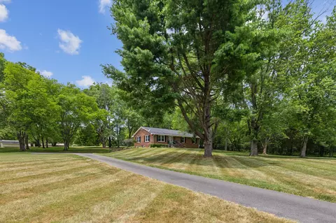 Exterior - 286 Spring St, Eagleville, TN 37060 photo 2 of 4