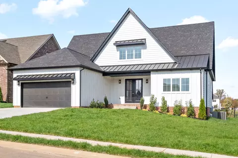 999 Alton Dr, Clarksville, TN 37043