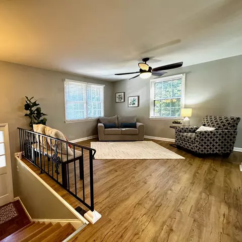 Living - 121 Rouse Rd, Dickson, TN 37055 photo 1 of 4