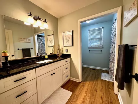 Bath - 121 Rouse Rd, Dickson, TN 37055 photo 1 of 1