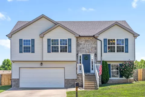 1103 Freedom Dr, Clarksville, TN 37042