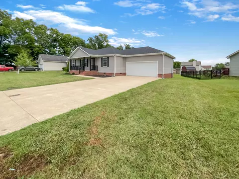 1302 Aretha Dr, Murfreesboro, TN 37128