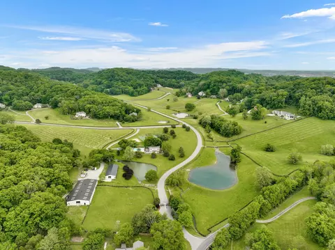 2048 Lynnwood Dr, Franklin, TN 37069