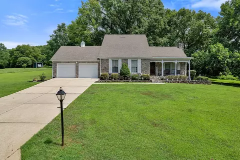 14 Edd Hackett Rd, Pleasant Shade, TN 37145