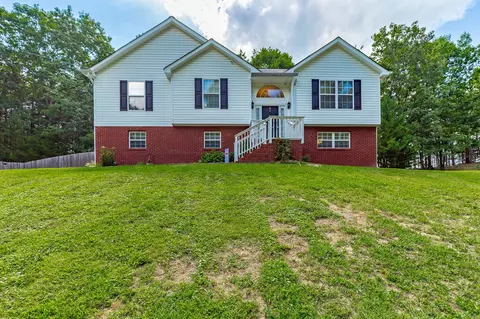210 Gilbert Rd, Ringgold, GA 30736
