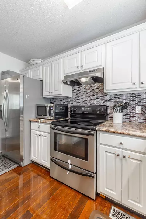 Kitchen - 210 Gilbert Rd, Ringgold, GA 30736 photo 5 of 5