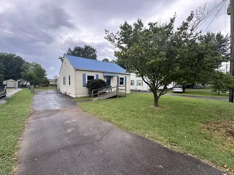 2702 Lindsey Dr, Hopkinsville, KY 42240