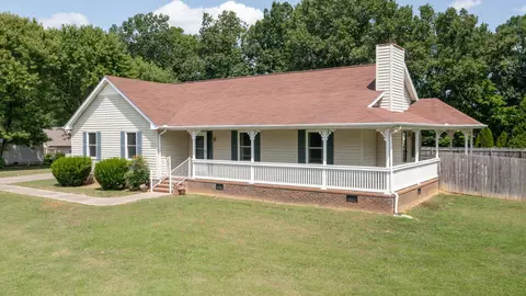 112 Pennsylvania Ave, White House, TN 37188