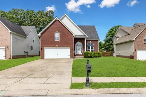 2996 Brewster Dr, Clarksville, TN 37042