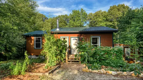 11527 Aaron Ln, Nunnelly, TN 37137