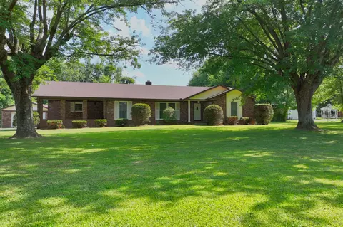 647 Highway 52 E, Portland, TN 37148