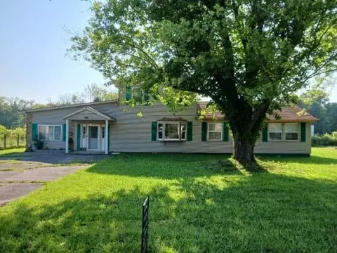 1420 Hardison Rd, Columbia, TN 38401