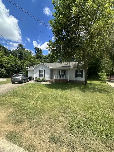 1717 Westerwald Dr, Murfreesboro, TN 37127