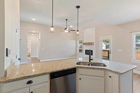Kitchen - 339 Brandywine Ln, Springfield, TN 37172 photo 2 of 2