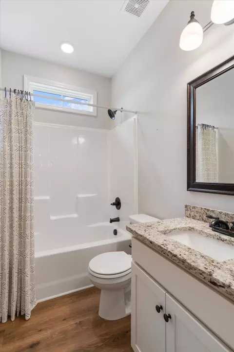 Bath - 339 Brandywine Ln, Springfield, TN 37172 photo 3 of 3