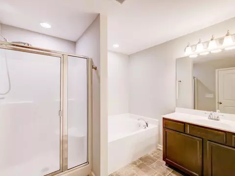 Bath - 4013 Commons Dr, Spring Hill, TN 37174 photo 1 of 2