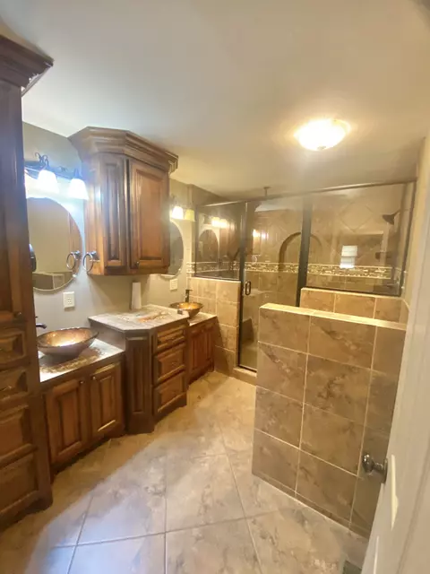 Bath - 521 N Main St, Loretto, TN 38469 photo 1 of 2