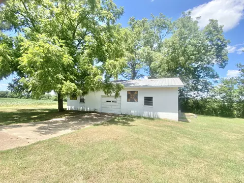 Exterior - 521 N Main St, Loretto, TN 38469 photo 4 of 5