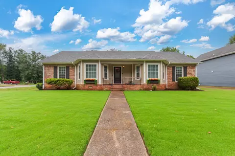 62 Ridgeoak Pl, Jackson, TN 38305