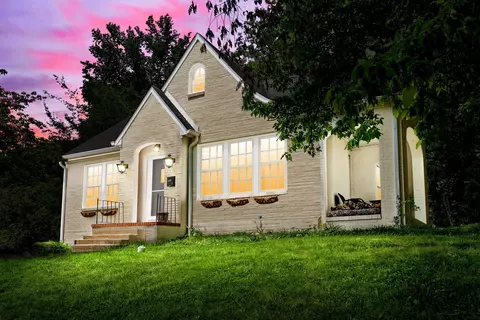 1421 Madison St, Clarksville, TN 37040
