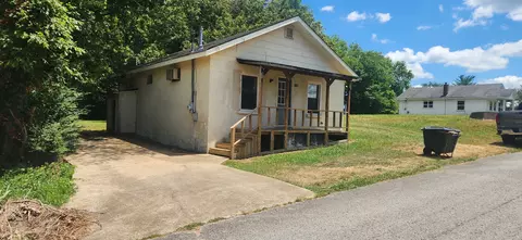 10112 General Ave, Centerville, TN 37033