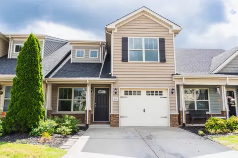 916 Keepsake Diamond Ln, Murfreesboro, TN 37128
