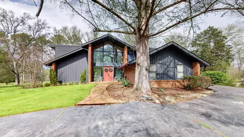 1412 Sunnyside Dr, Columbia, TN 38401