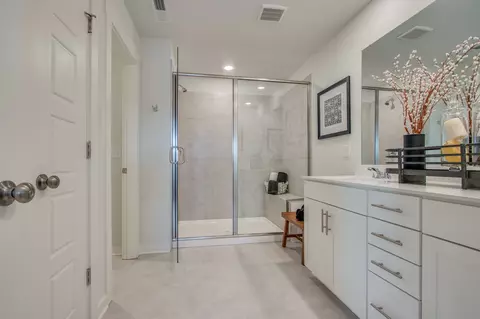 Bath - 499 Irwin Way, Spring Hill, TN 37174 photo 1 of 2