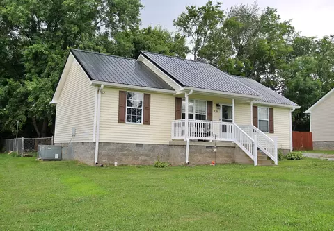 120 Greystone Dr, Springfield, TN 37172