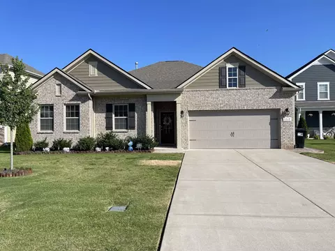 1217 Black Oak Dr, Murfreesboro, TN 37128