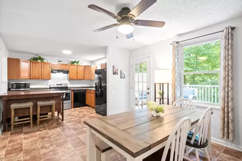137 Ledbetter Ln, Clarksville, TN 37043