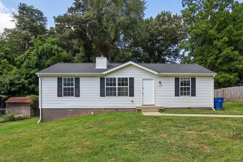 608 Ranch Hill Dr, Clarksville, TN 37042