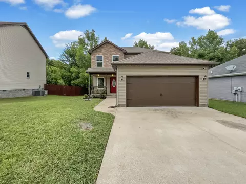 1318 Whitt Ln, Clarksville, TN 37042